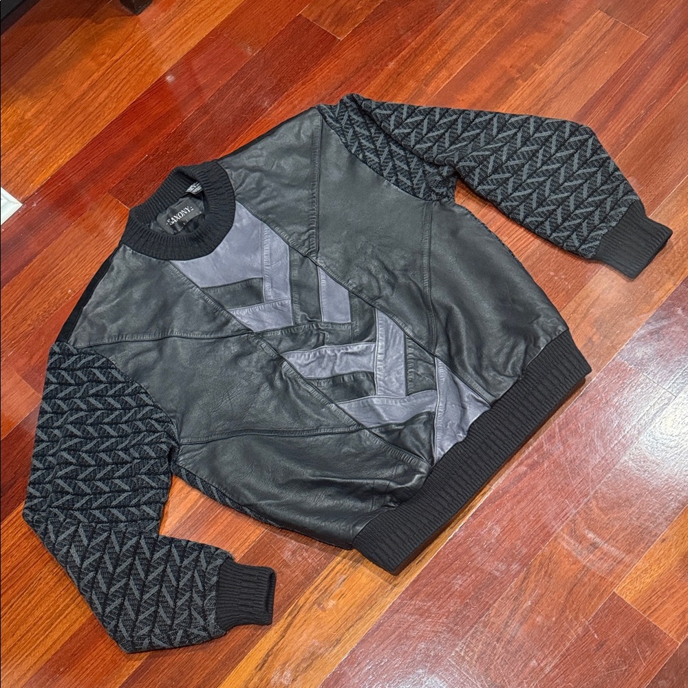 Men's Black and Gray Crewneck Sweater